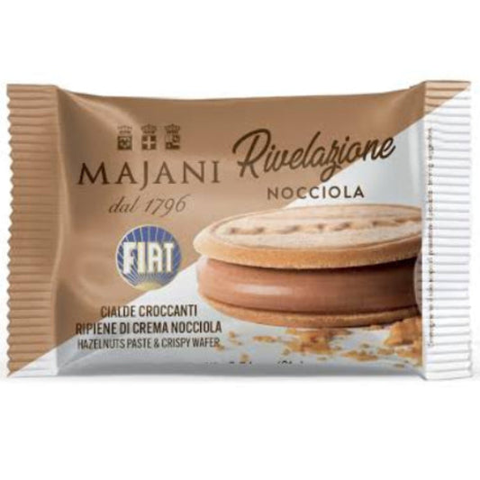 Majani Rivelazione Nocciola cookie package with Fiat logo on a white background